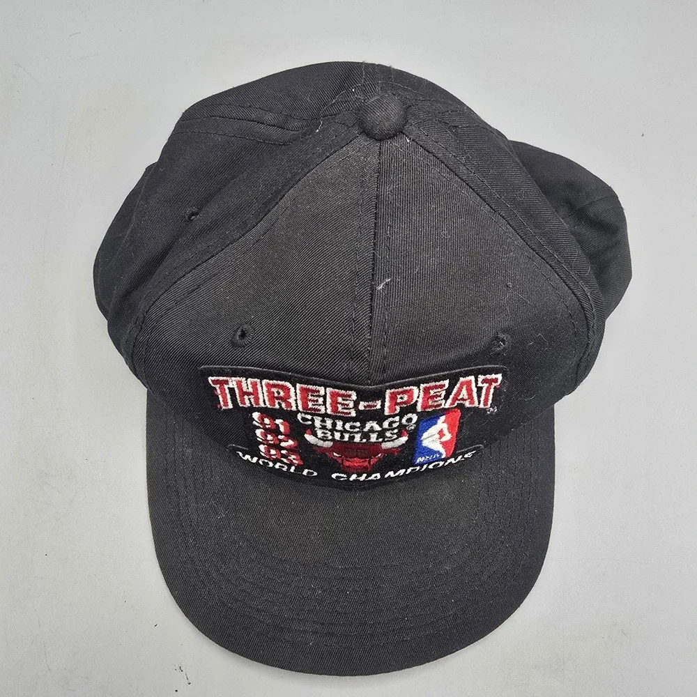 Vintage Chicago Bulls Three-Peat 91 92 93 World Champions Snapback Hat Black NBA